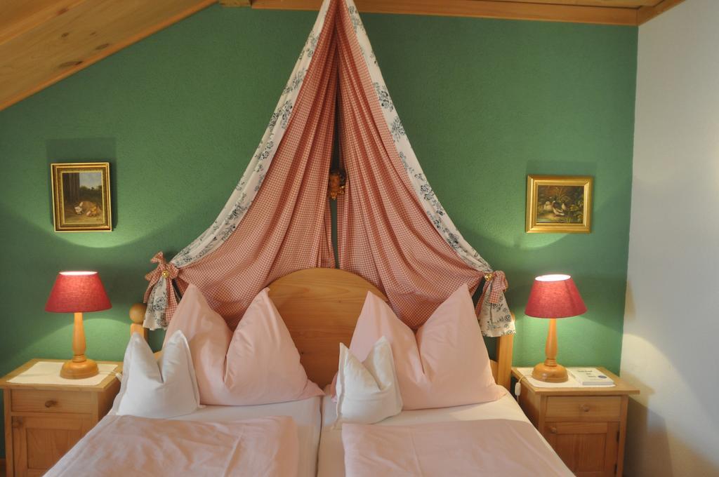 Romantikhotel Almtalhof Grünau im Almtal Værelse billede